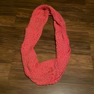 Color:Neon pink and Silver spots (First) Gray and White and Light pink (Second)